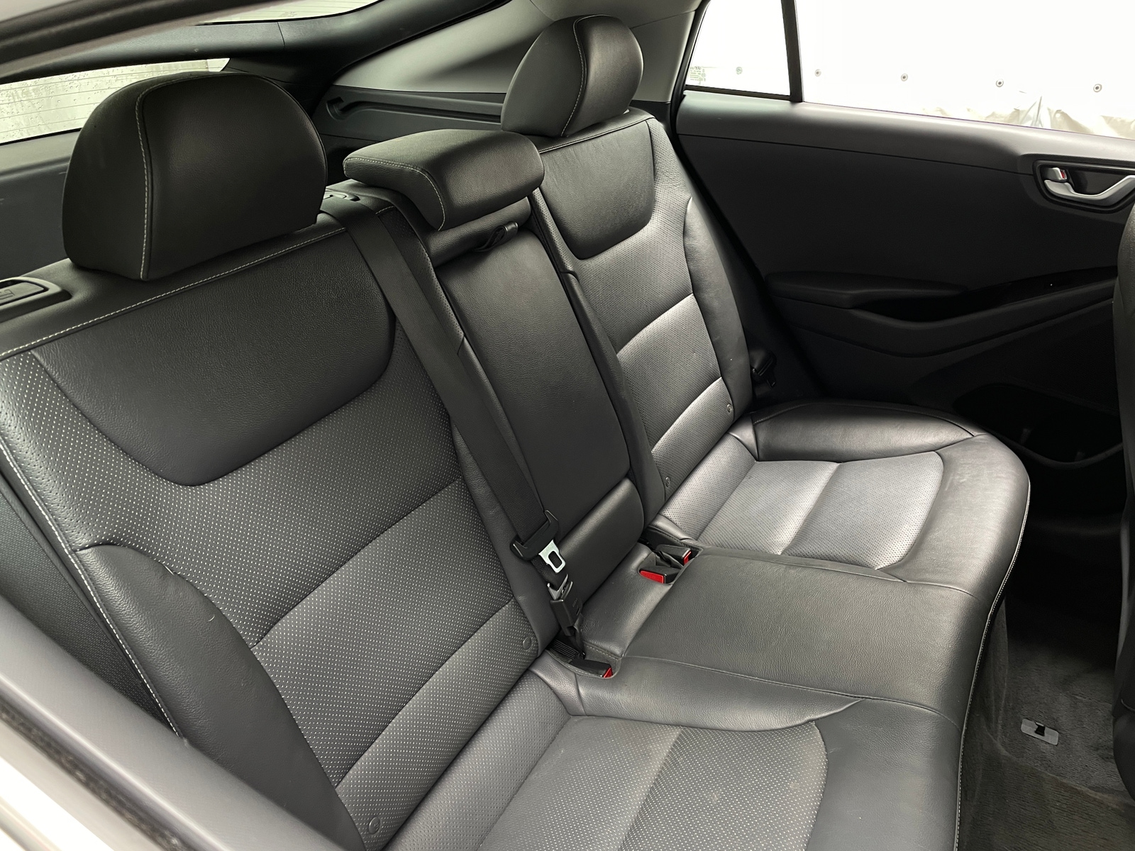 Thumbnail: 2017 Hyundai Ioniq - 5