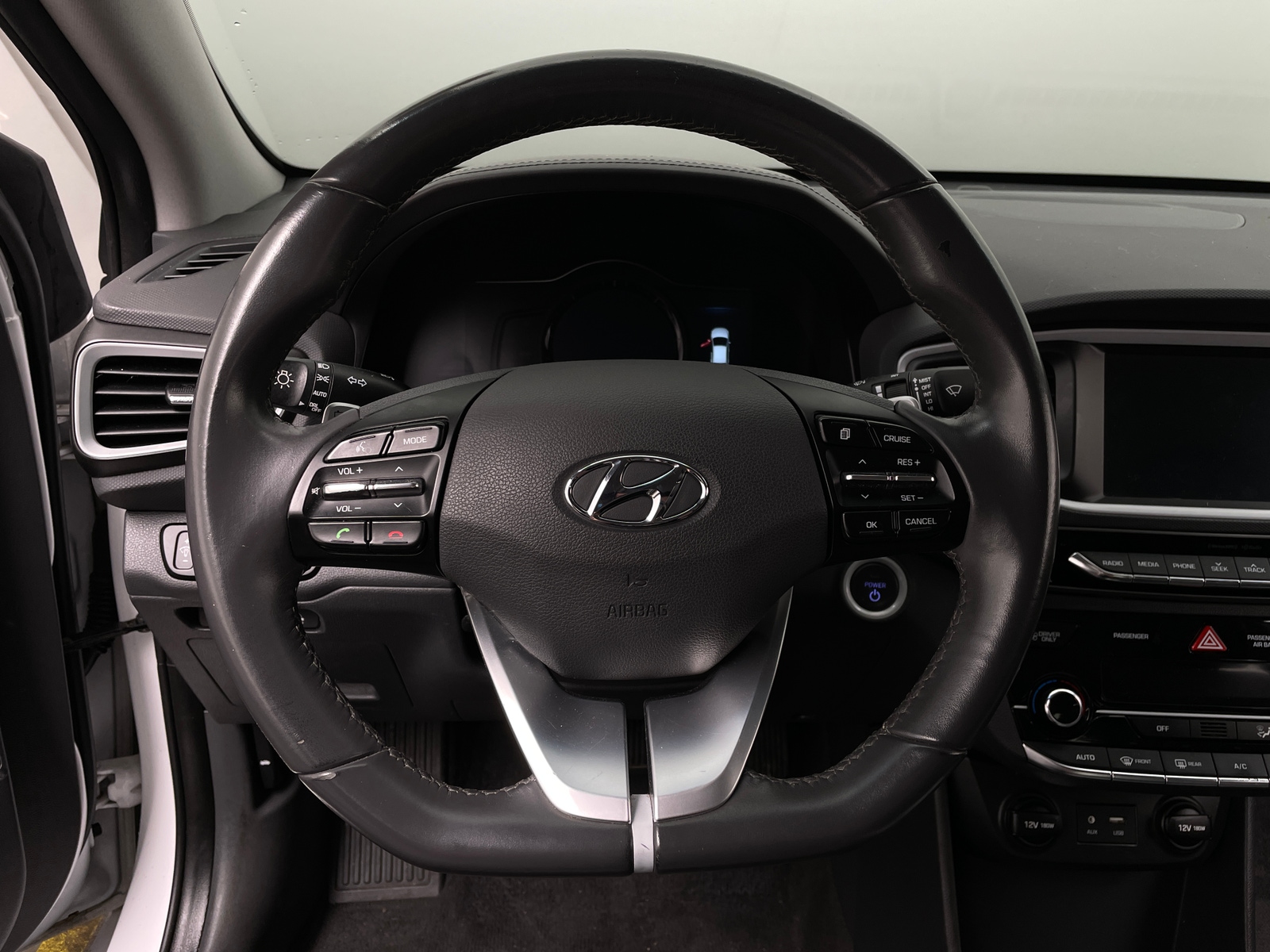 Thumbnail: 2017 Hyundai Ioniq - 4