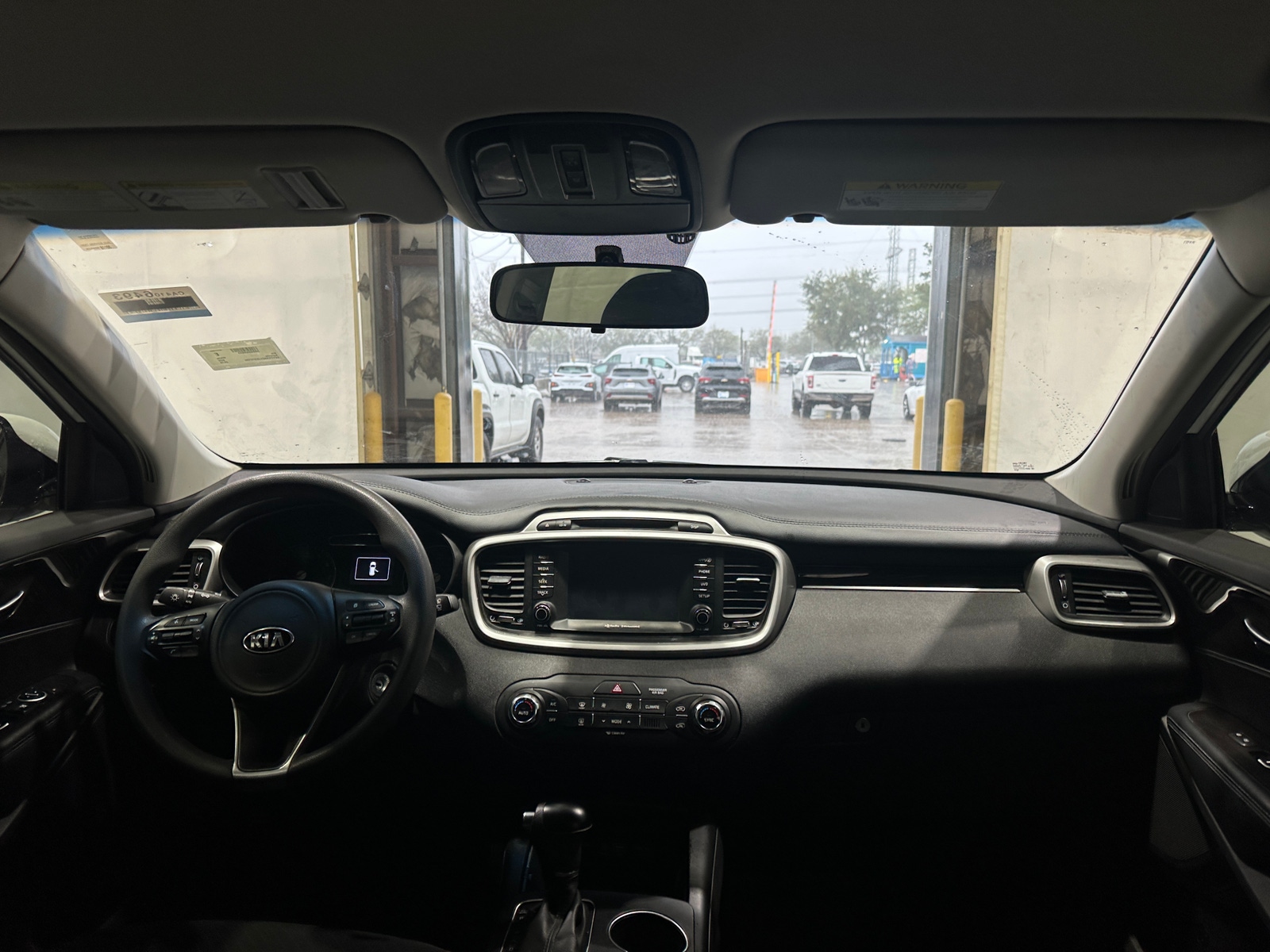 Thumbnail: 2018 Kia Sorento - 3