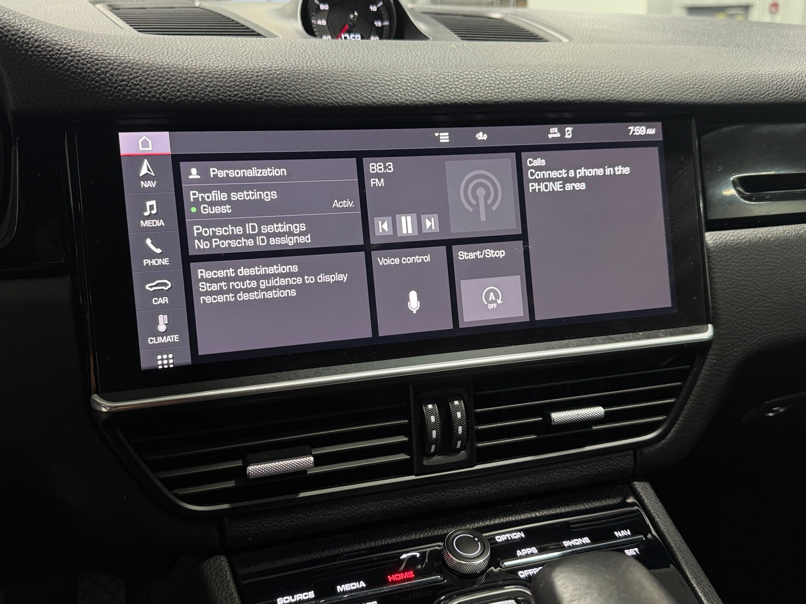 Thumbnail: 2021 Porsche  - 3