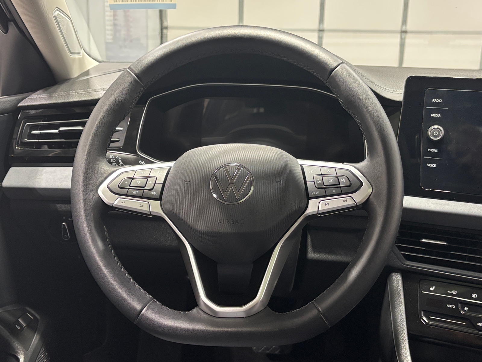 Thumbnail: 2025 Volkswagen Jetta - 4