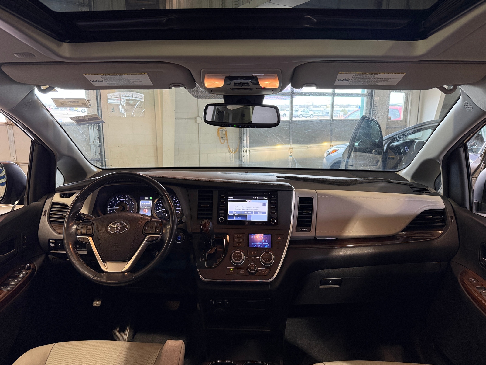 Thumbnail: 2019 Toyota Sienna - 2