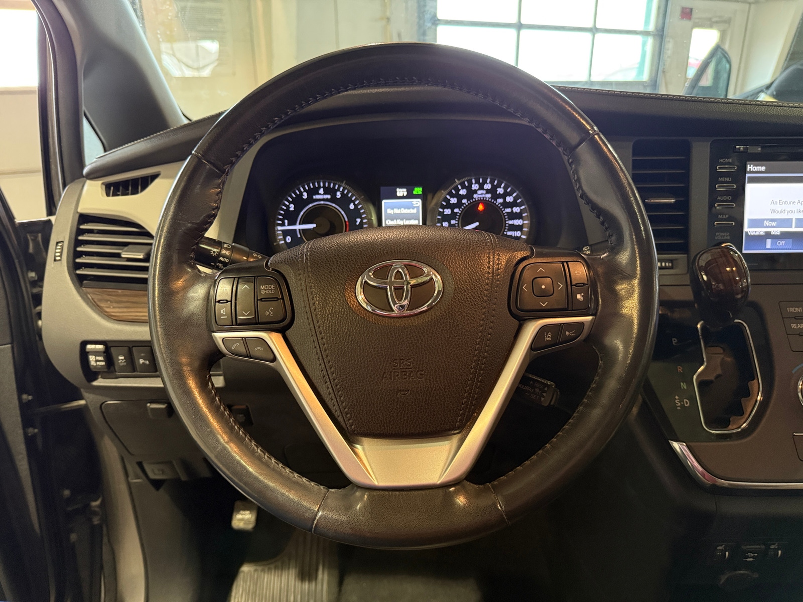 Thumbnail: 2019 Toyota Sienna - 4