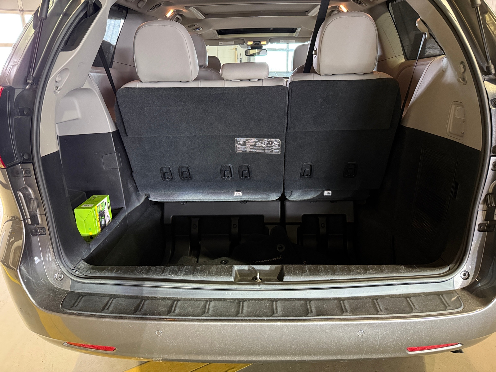 Thumbnail: 2019 Toyota Sienna - 6