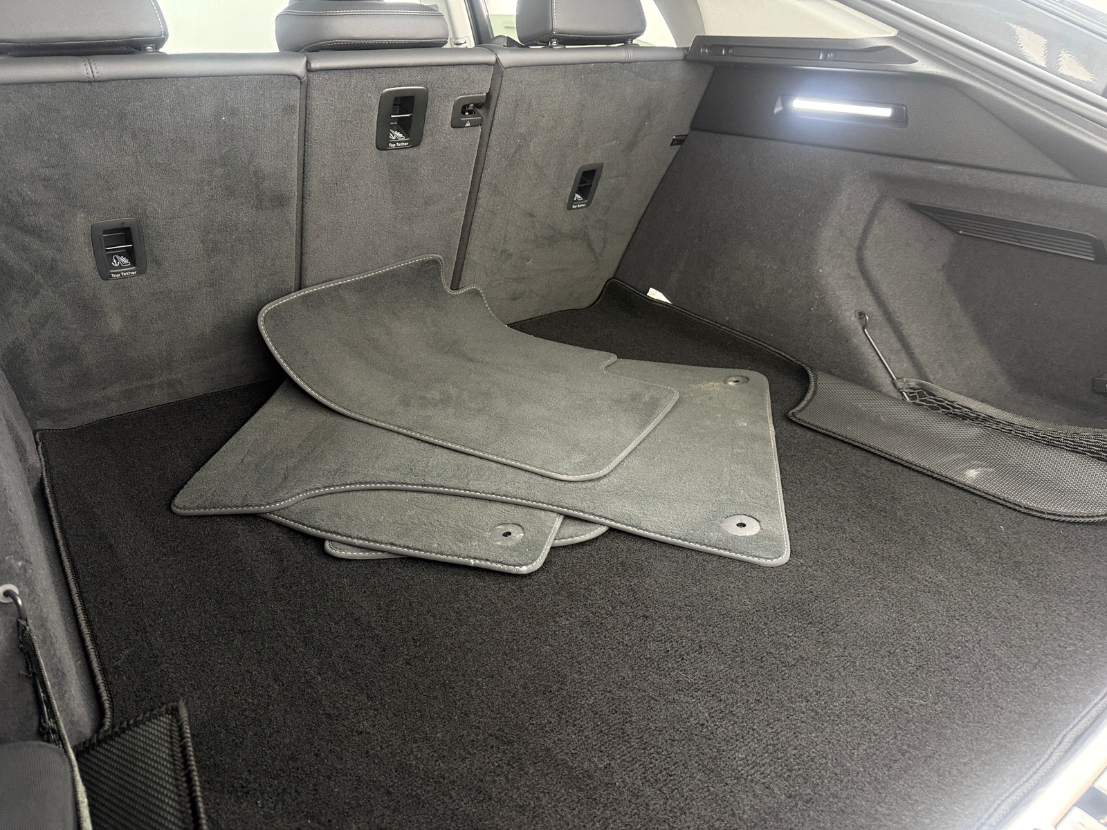 Thumbnail: 2021 Audi e-tron S - 6