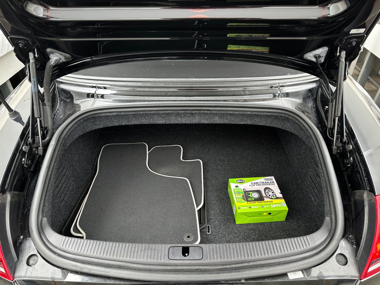 Thumbnail: 2010 Audi TT - 4