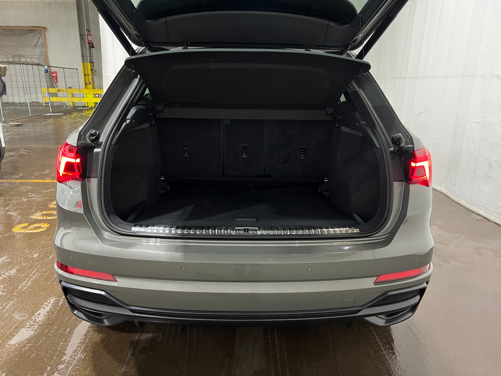 Thumbnail: 2020 Audi Q3 - 6