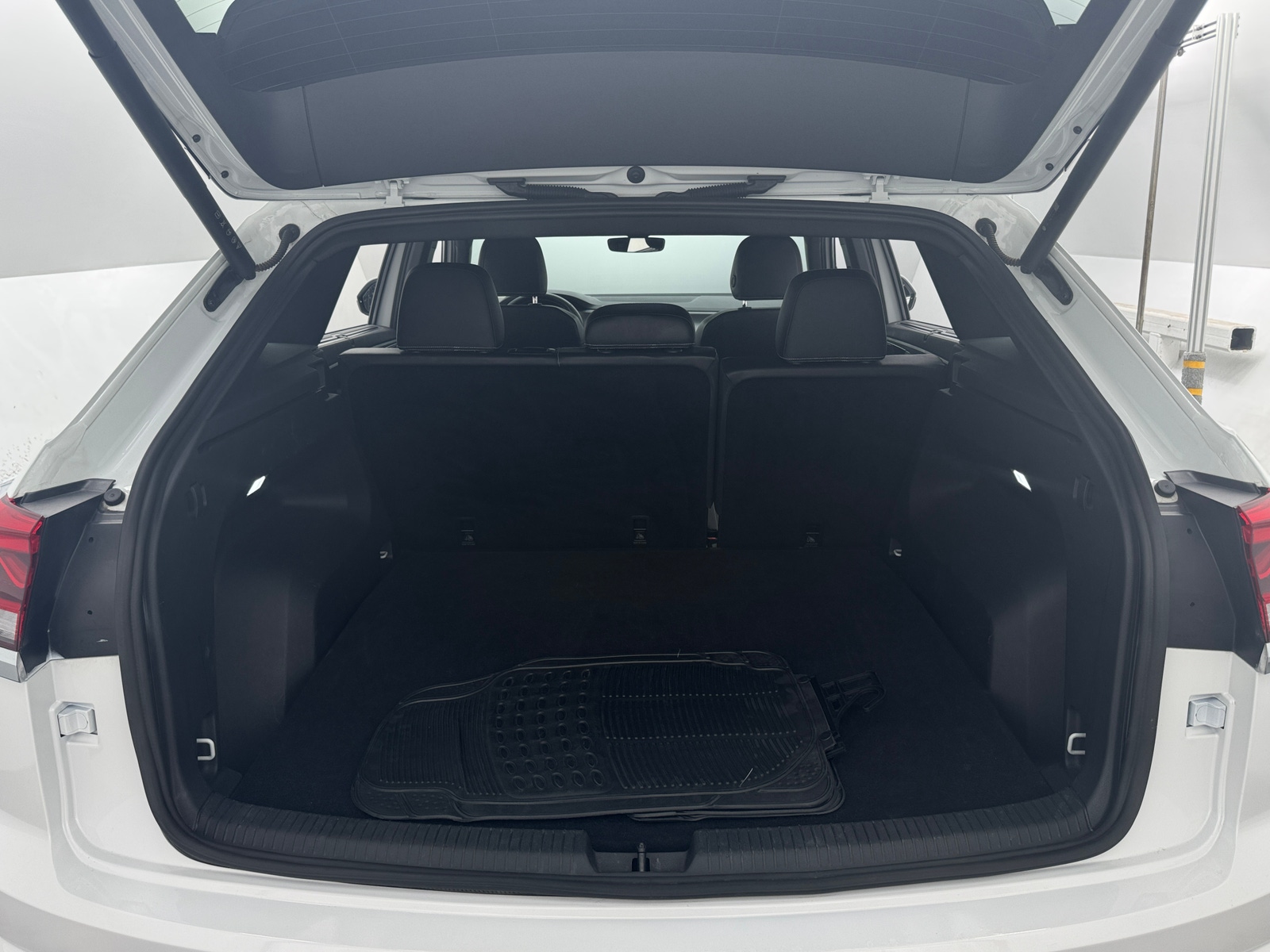 Thumbnail: 2025 Volkswagen Atlas - 6