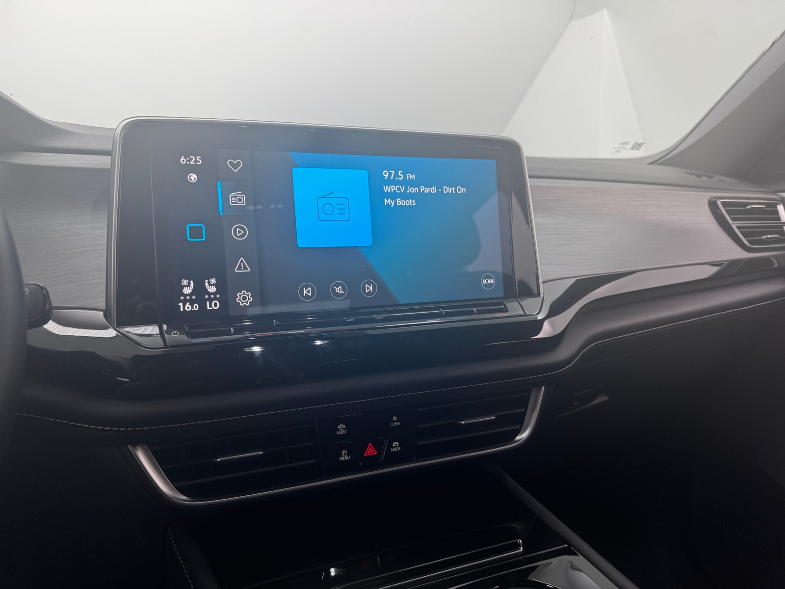 Thumbnail: 2025 Volkswagen Atlas - 3