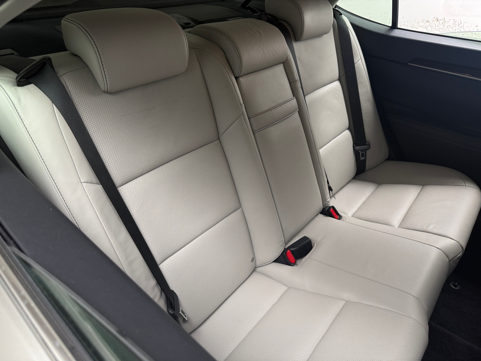 Thumbnail: 2015 Lexus ES - 5