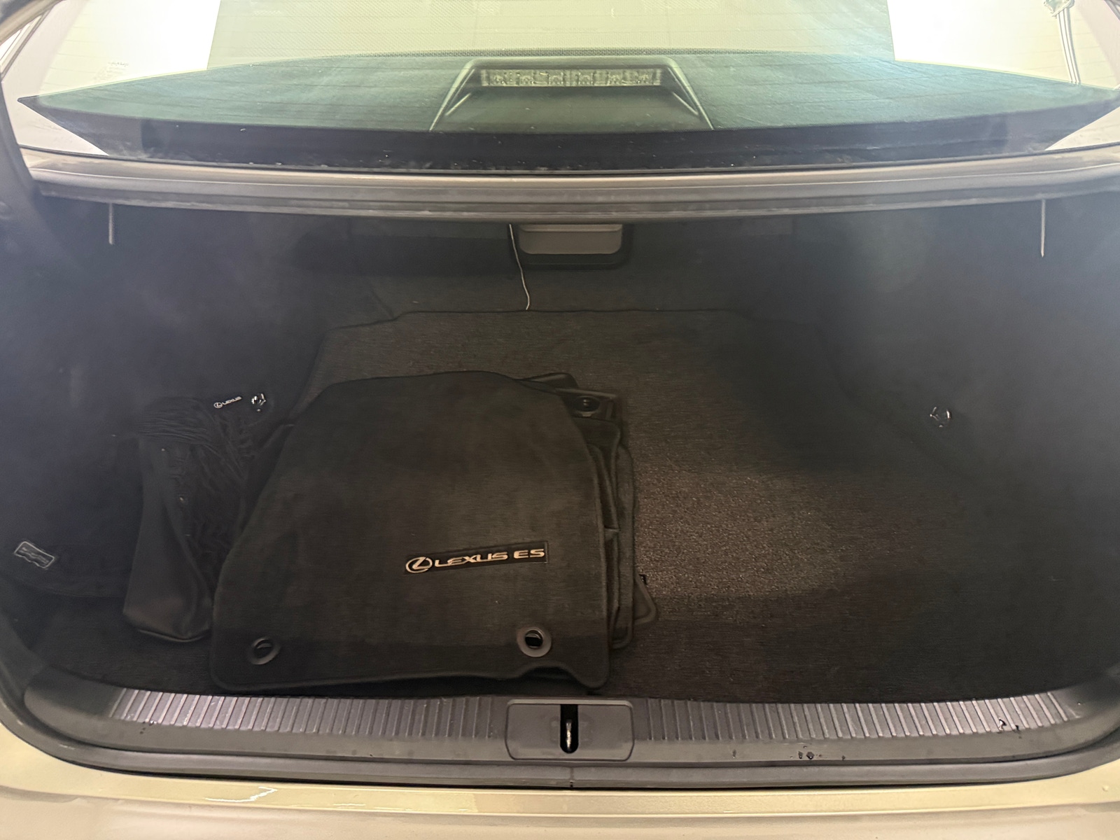 Thumbnail: 2015 Lexus ES - 6