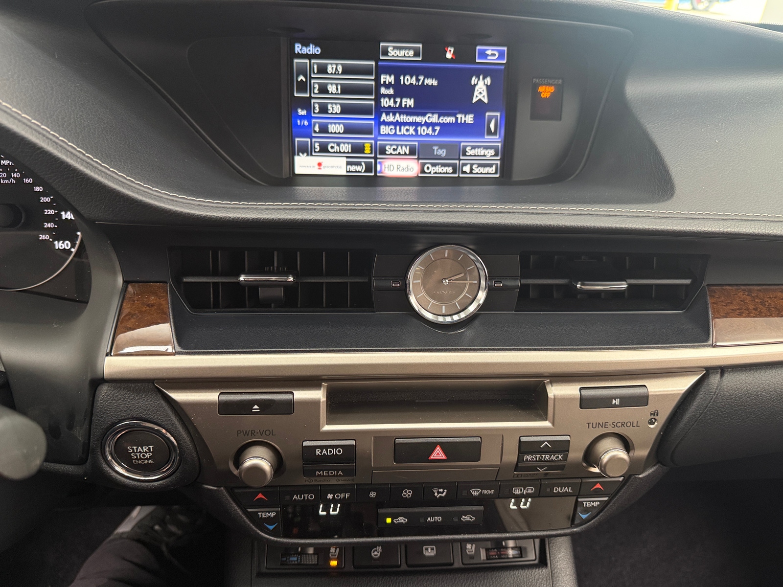 Thumbnail: 2015 Lexus ES - 3