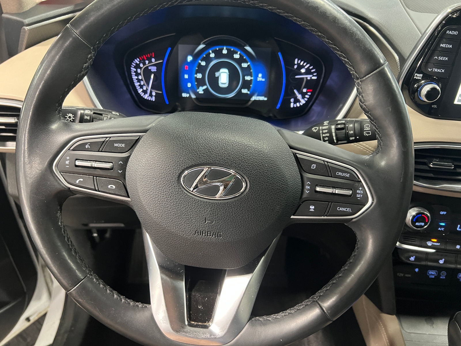 Thumbnail: 2020 Hyundai Santa Fe - 4