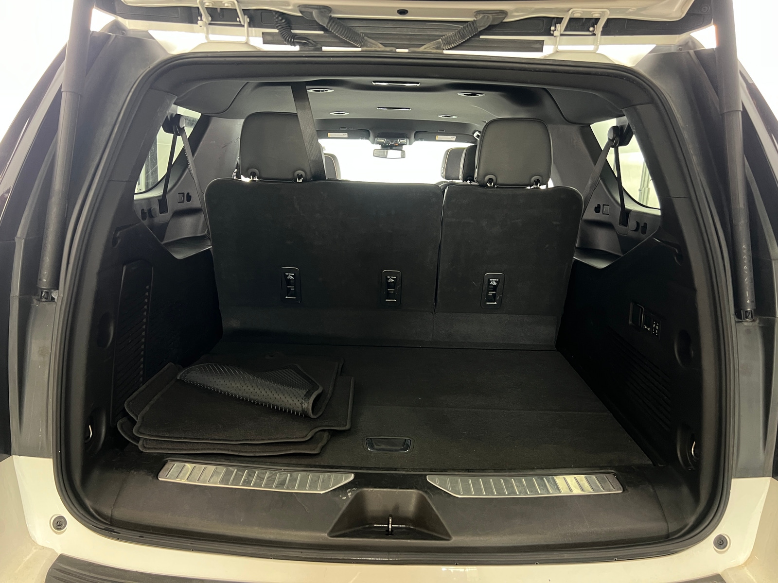 Thumbnail: 2023 Chevrolet Suburban - 6