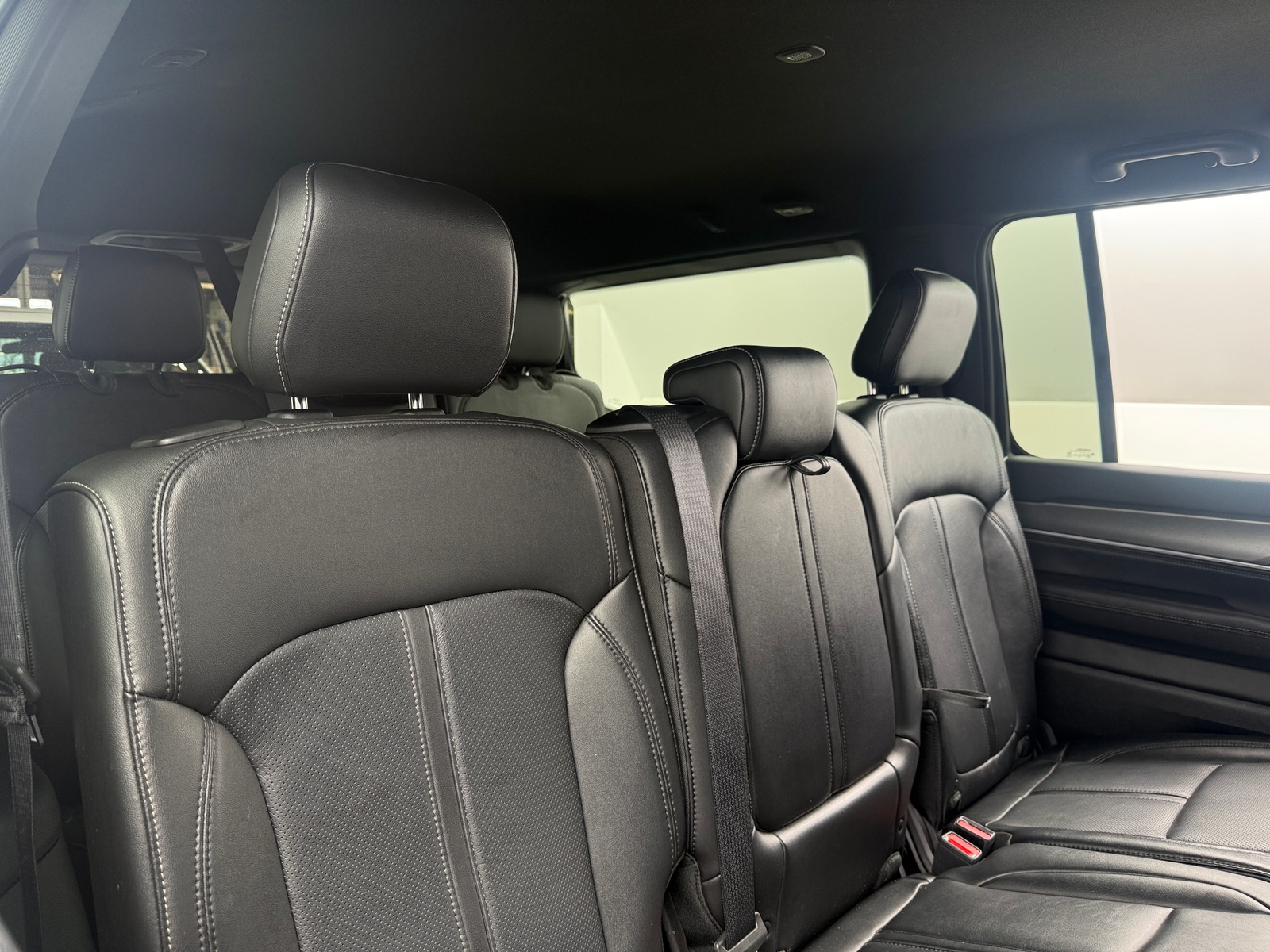 Thumbnail: 2025 Jeep Wagoneer - 5