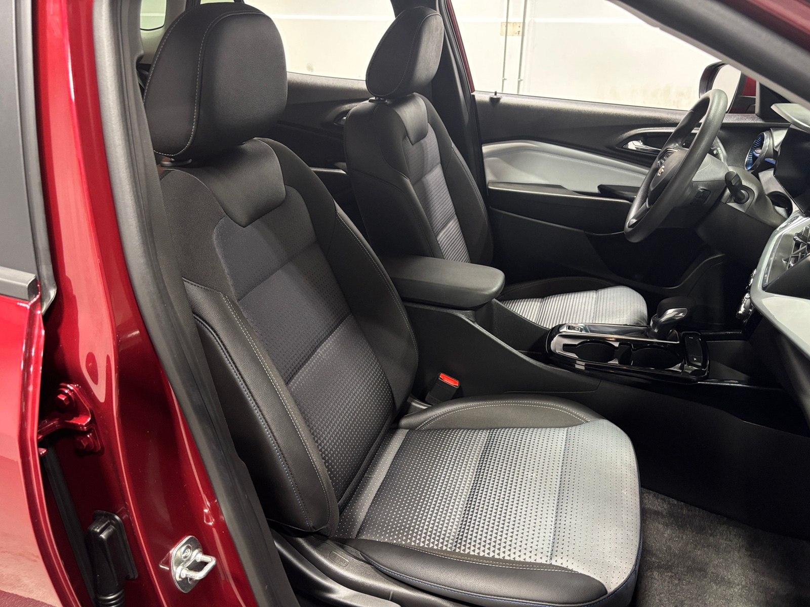 Thumbnail: 2025 Chevrolet Trax - 2