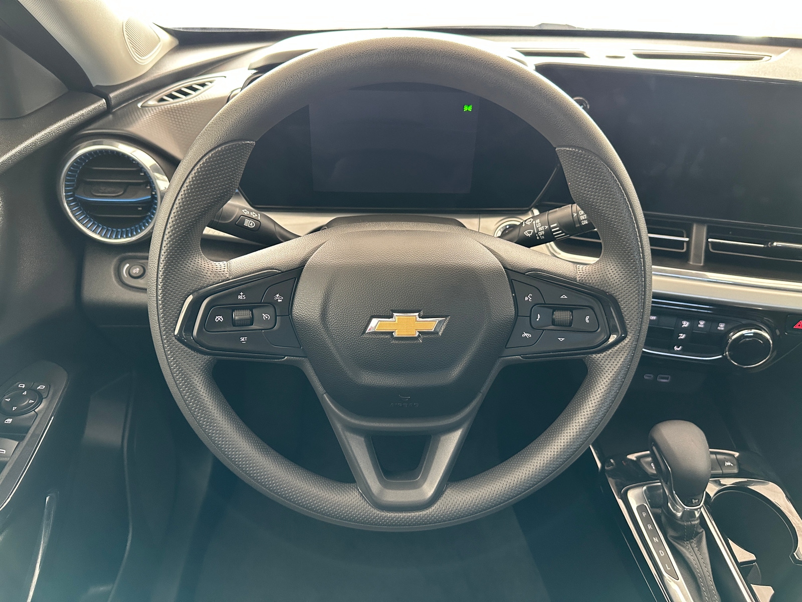 Thumbnail: 2025 Chevrolet Trax - 5