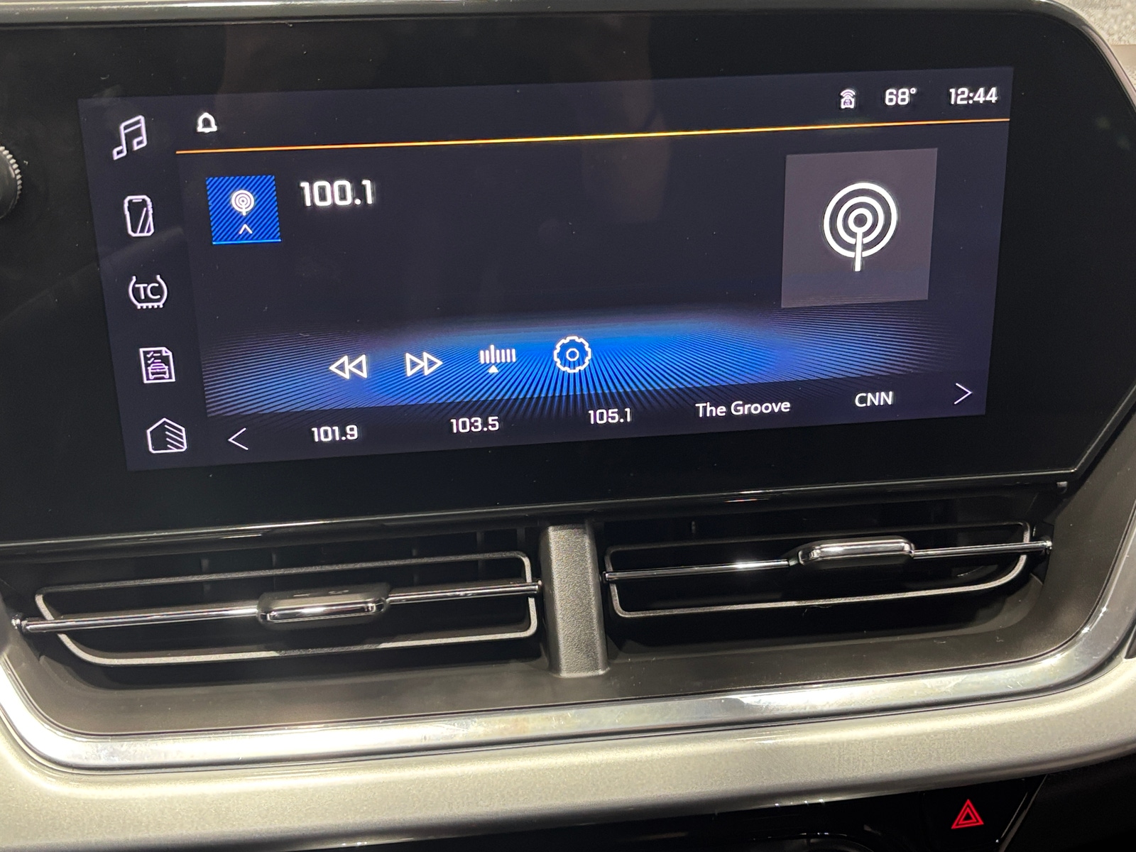 Thumbnail: 2025 Chevrolet Trax - 4