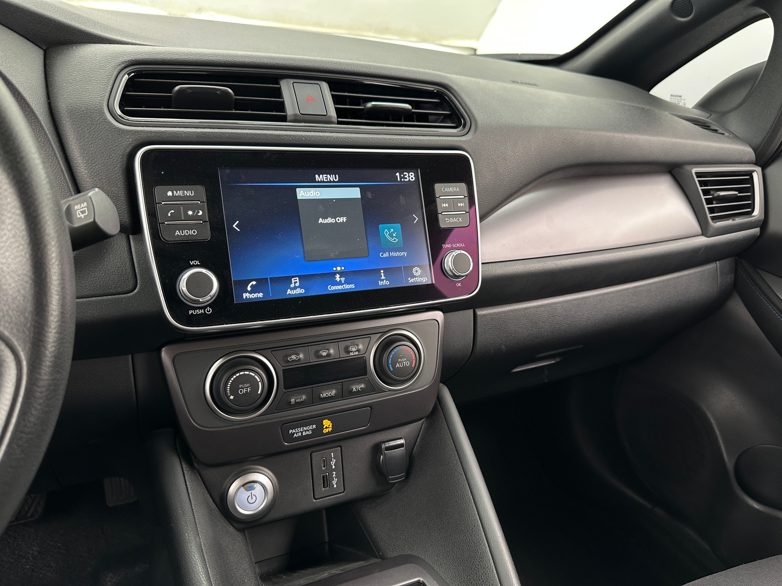 Thumbnail: 2023 Nissan Leaf - 4