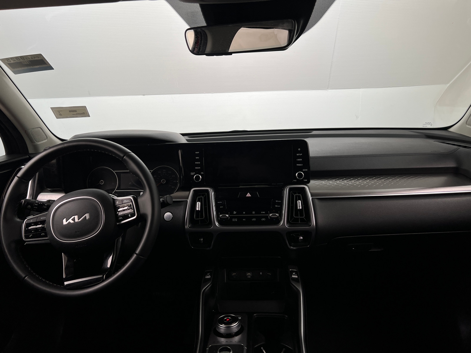 Thumbnail: 2023 Kia Sorento - 2