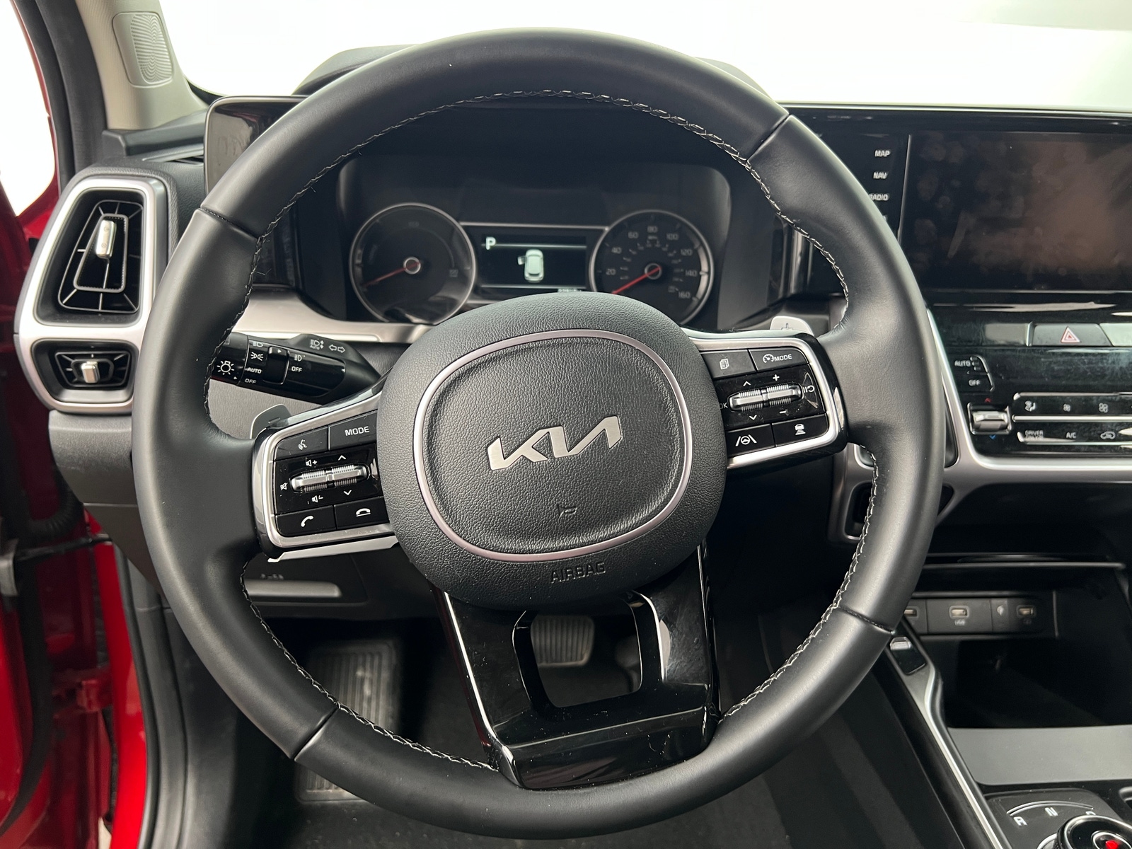 Thumbnail: 2023 Kia Sorento - 4