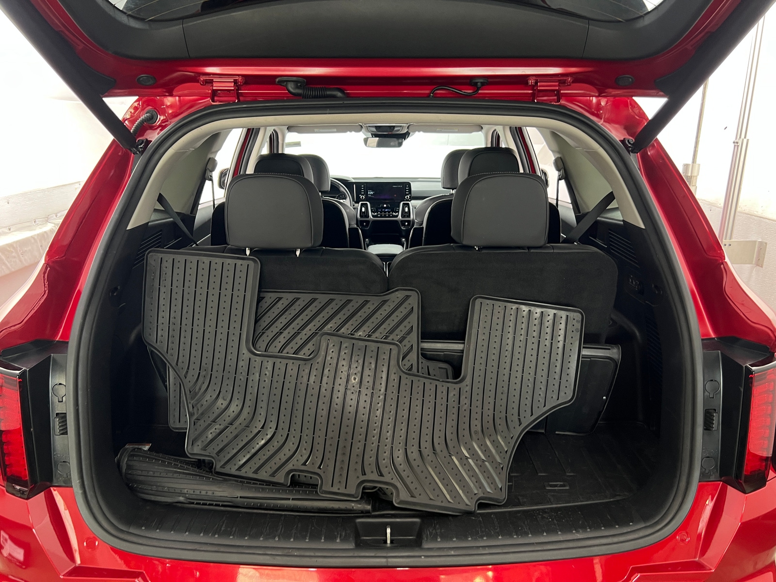 Thumbnail: 2023 Kia Sorento - 6