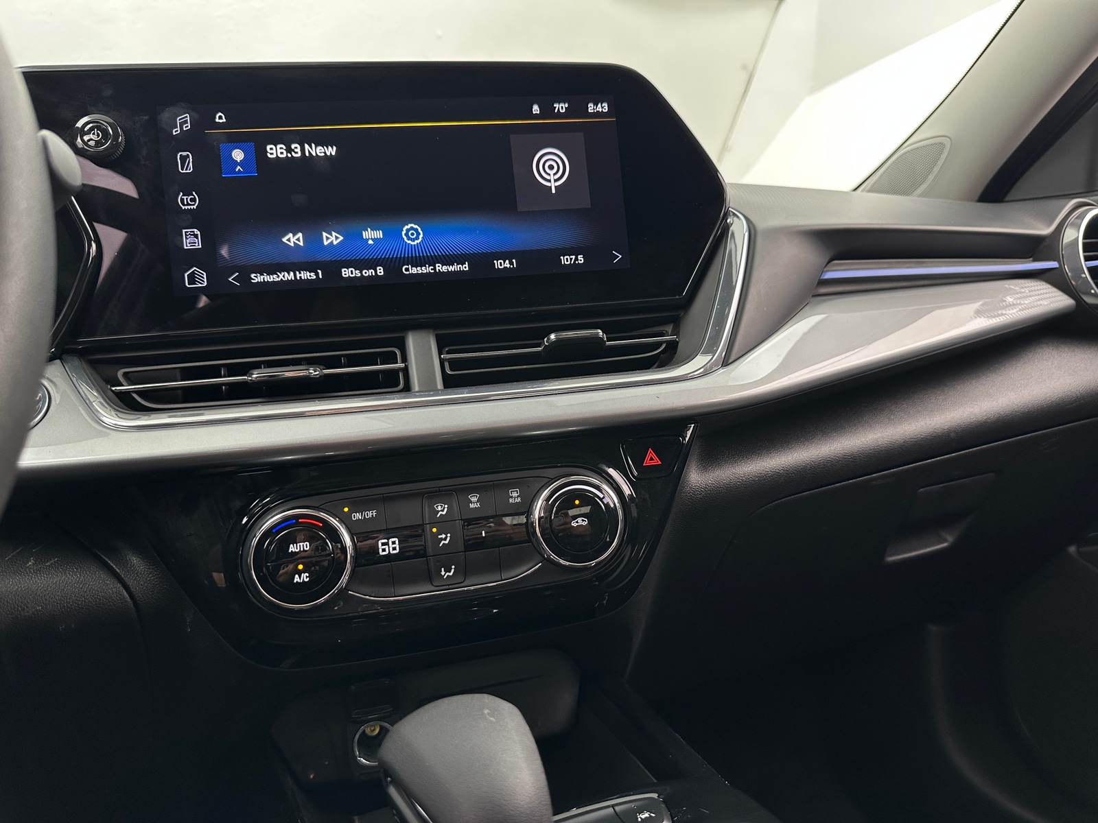 Thumbnail: 2025 Chevrolet Trax - 4