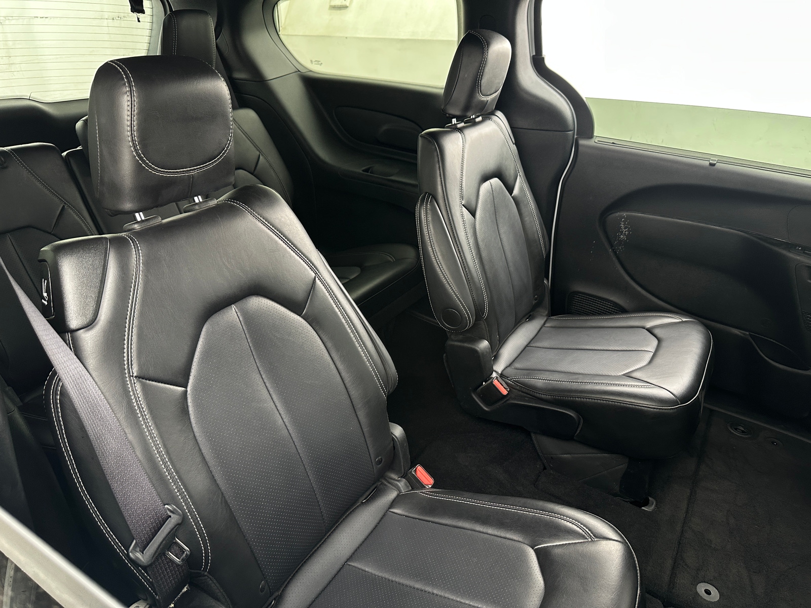 Thumbnail: 2025 Chrysler Pacifica - 5