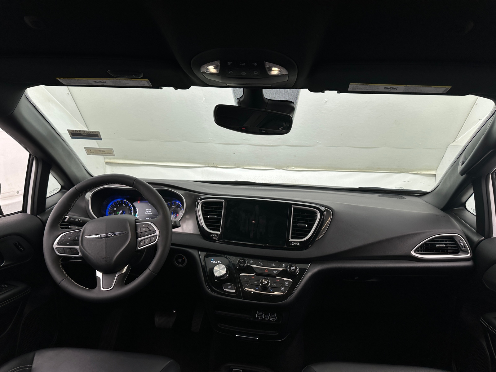 Thumbnail: 2025 Chrysler Pacifica - 2