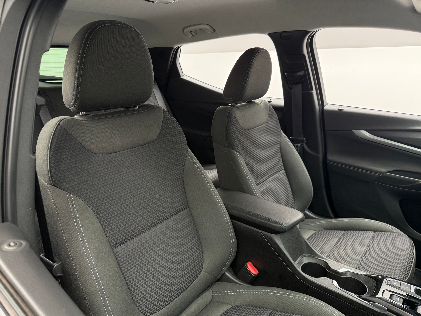 Thumbnail: 2023 Chevrolet Bolt EUV - 2