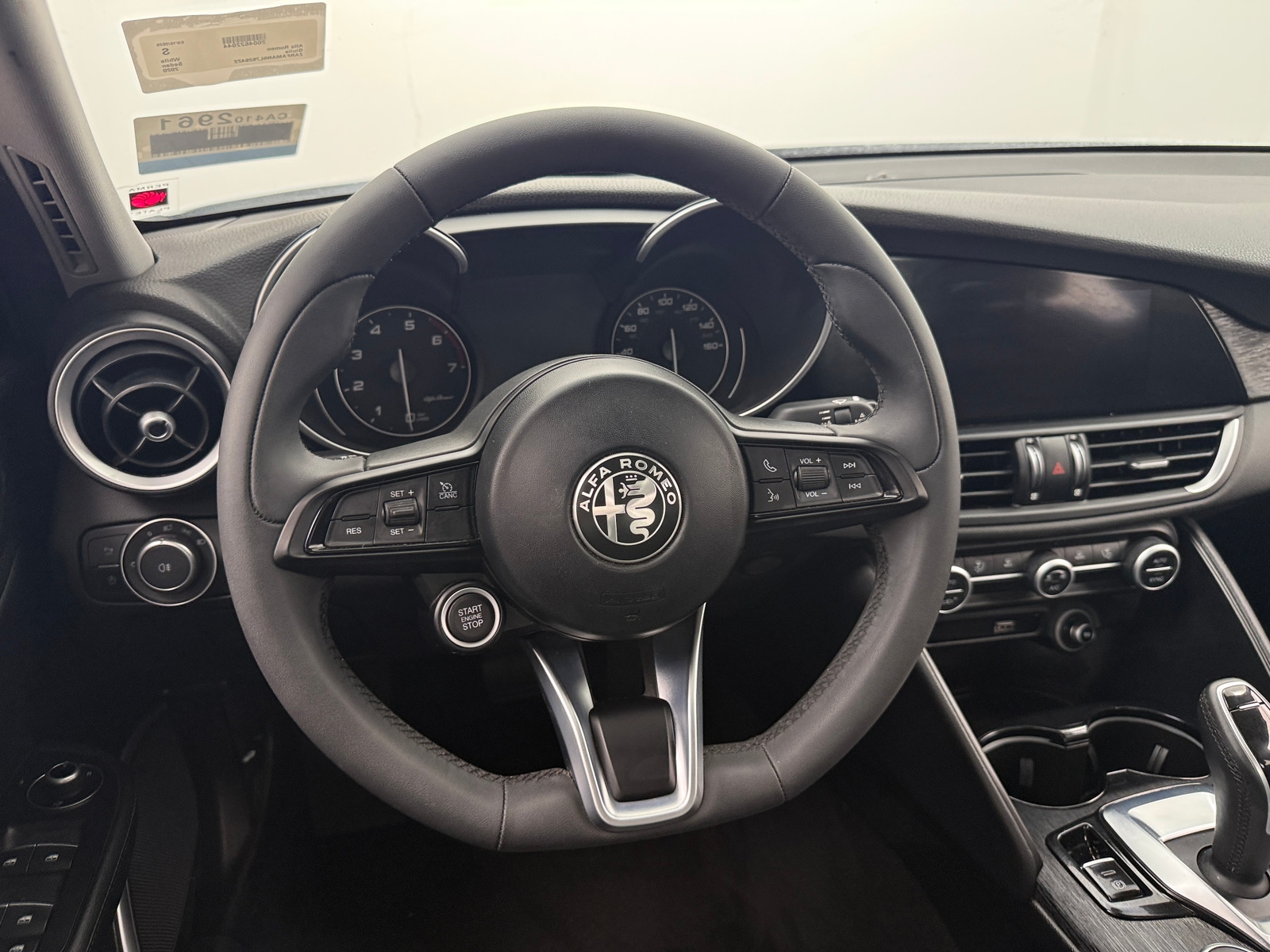 Thumbnail: 2020 Alfa Romeo Giulia - 4