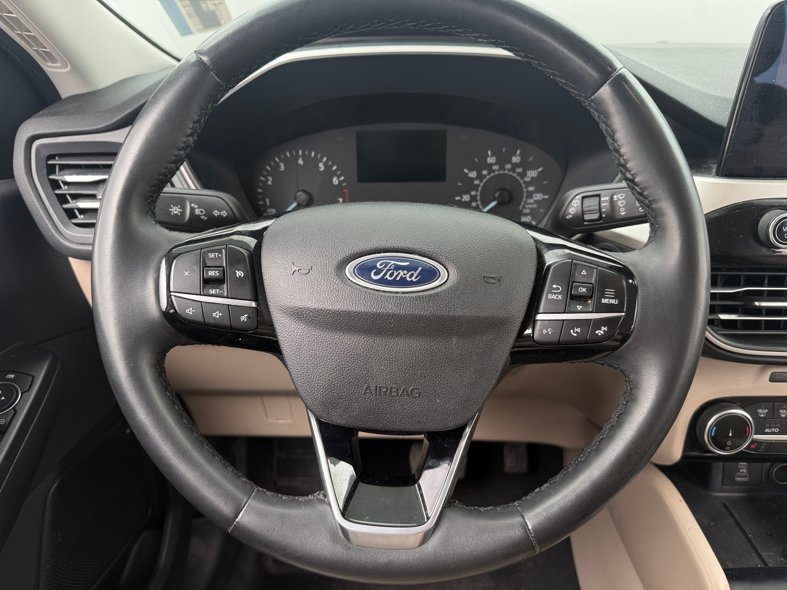 Thumbnail: 2022 Ford Escape - 4