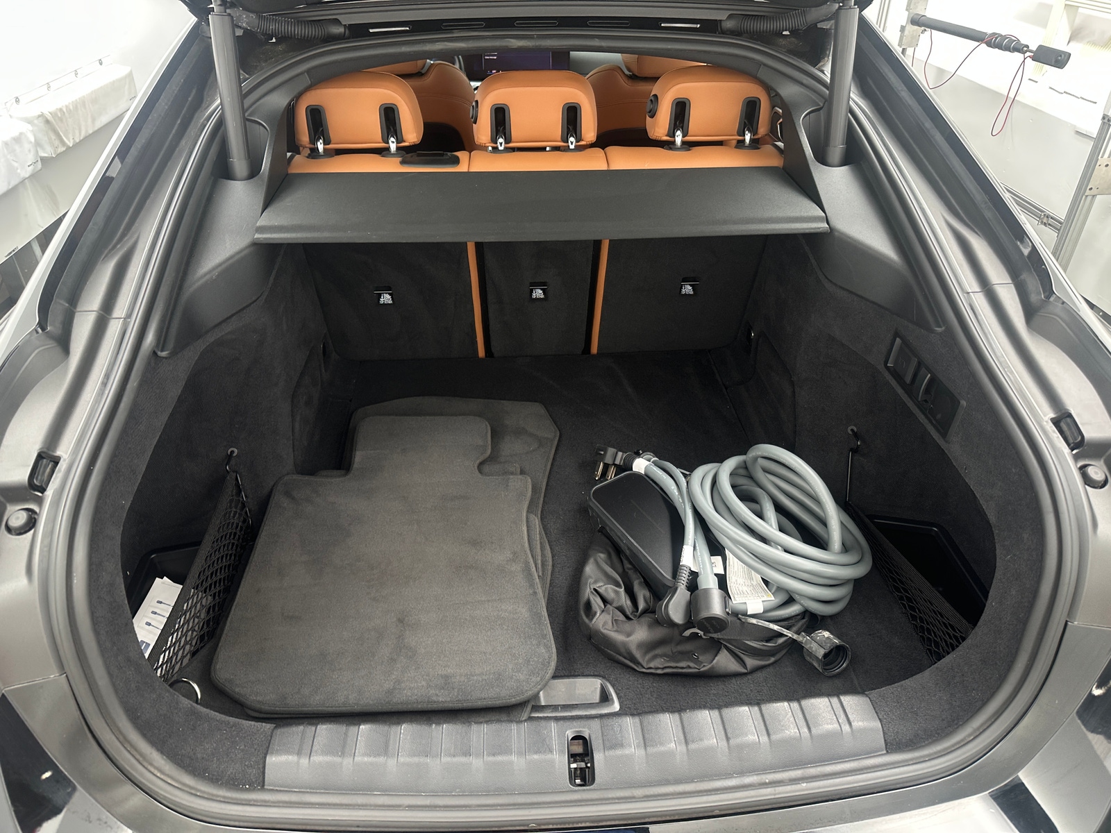 Thumbnail: 2022 BMW i4 - 6