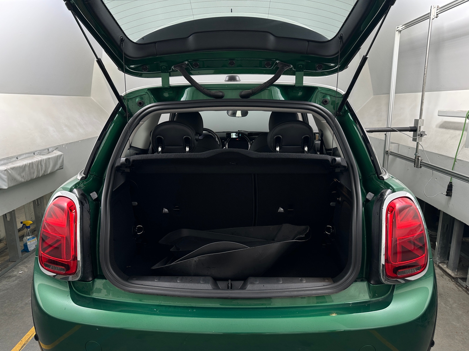 Thumbnail: 2022 MINI Cooper Hardtop - 6