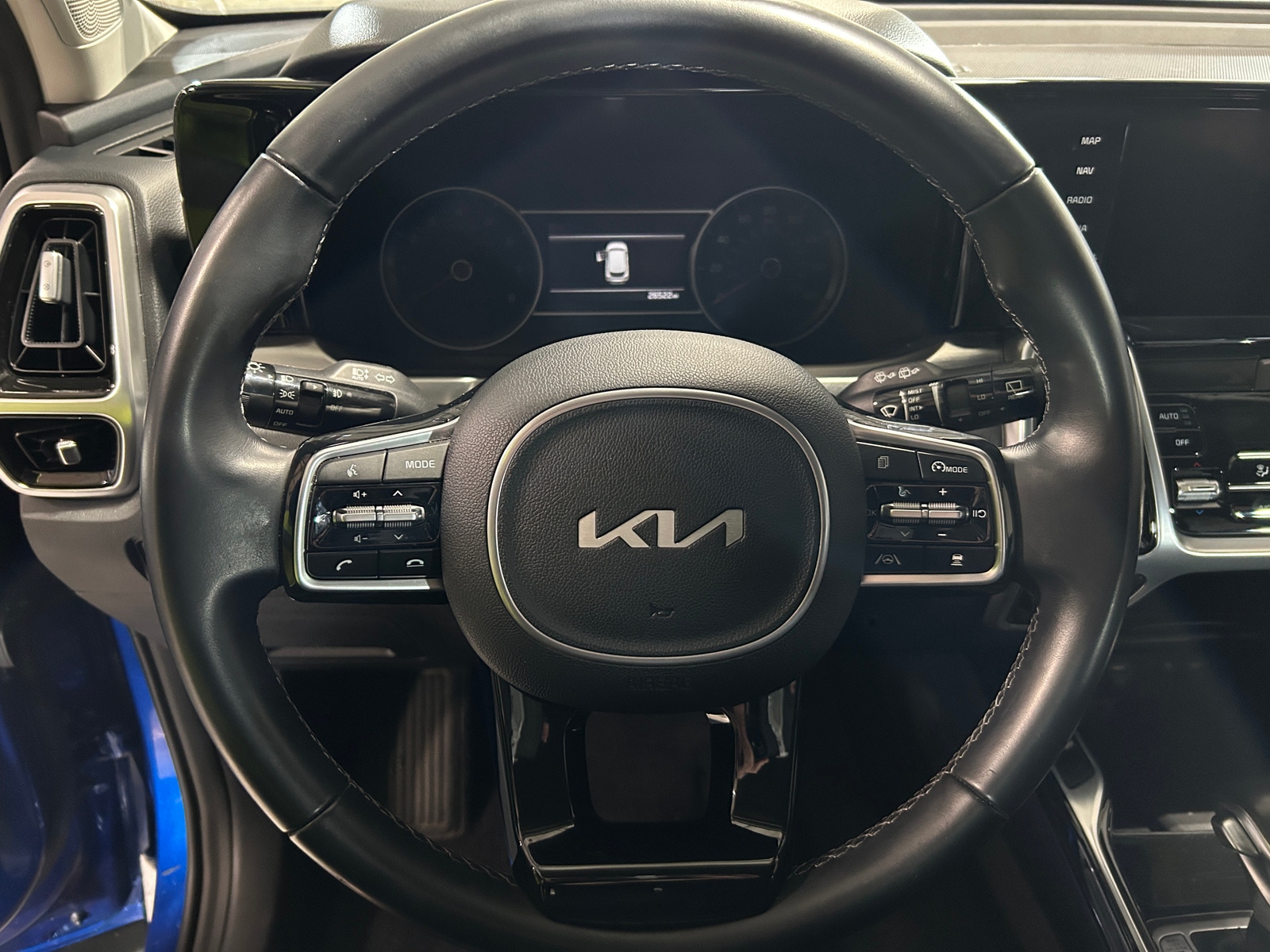 Thumbnail: 2022 Kia Sorento - 4