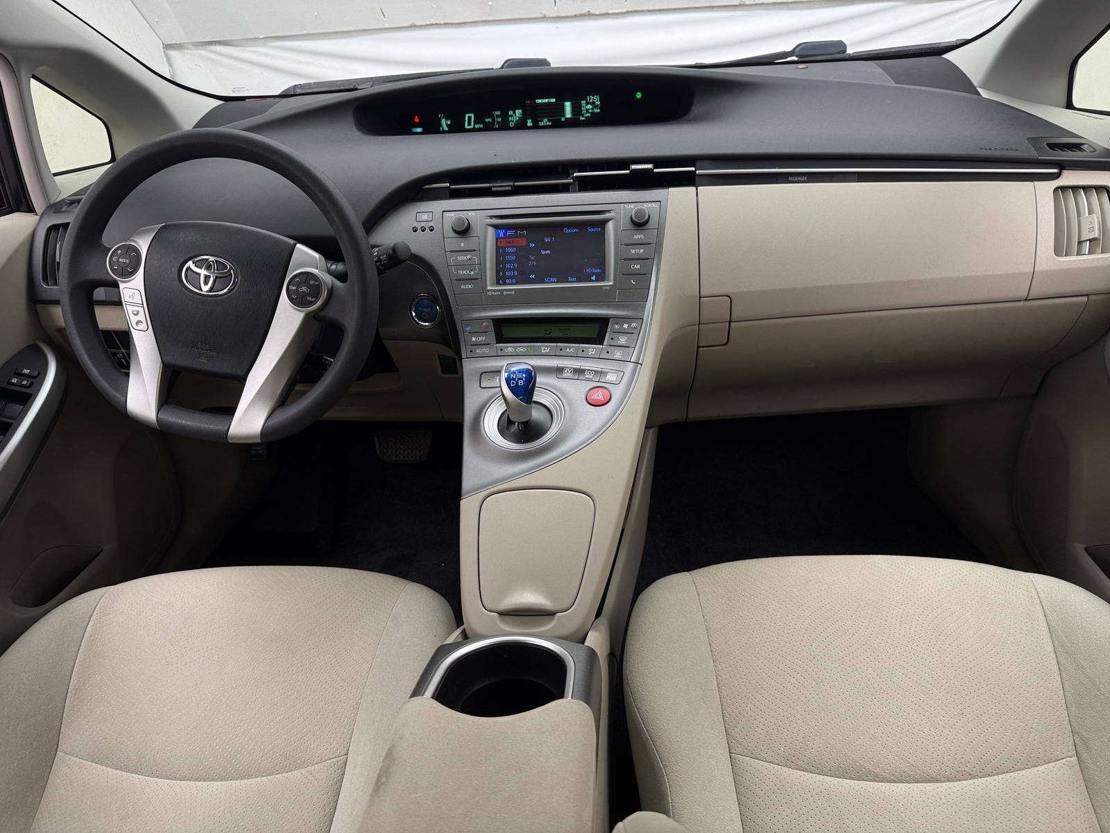 Thumbnail: 2015 Toyota Prius - 3