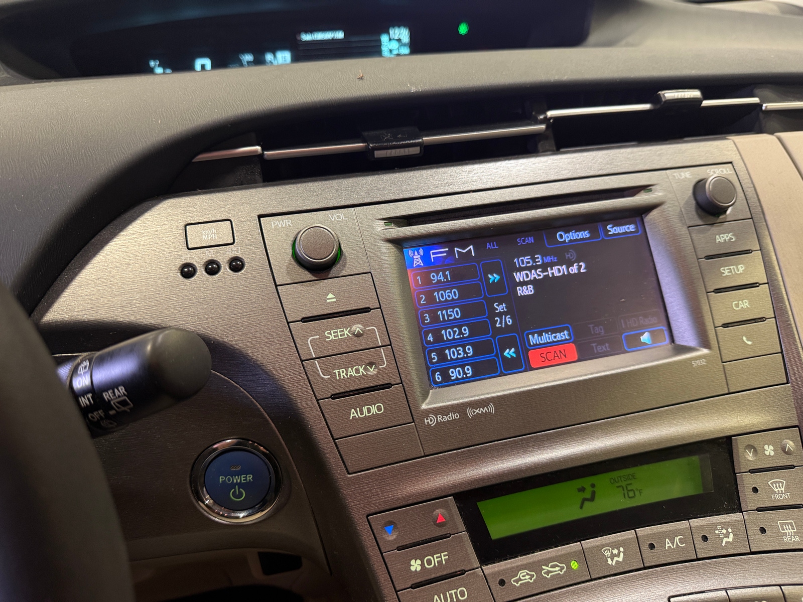 Thumbnail: 2015 Toyota Prius - 4