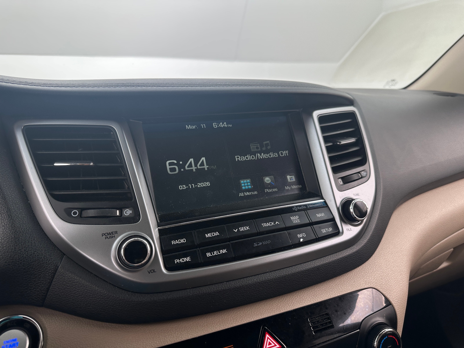 Thumbnail: 2016 Hyundai Tucson - 3