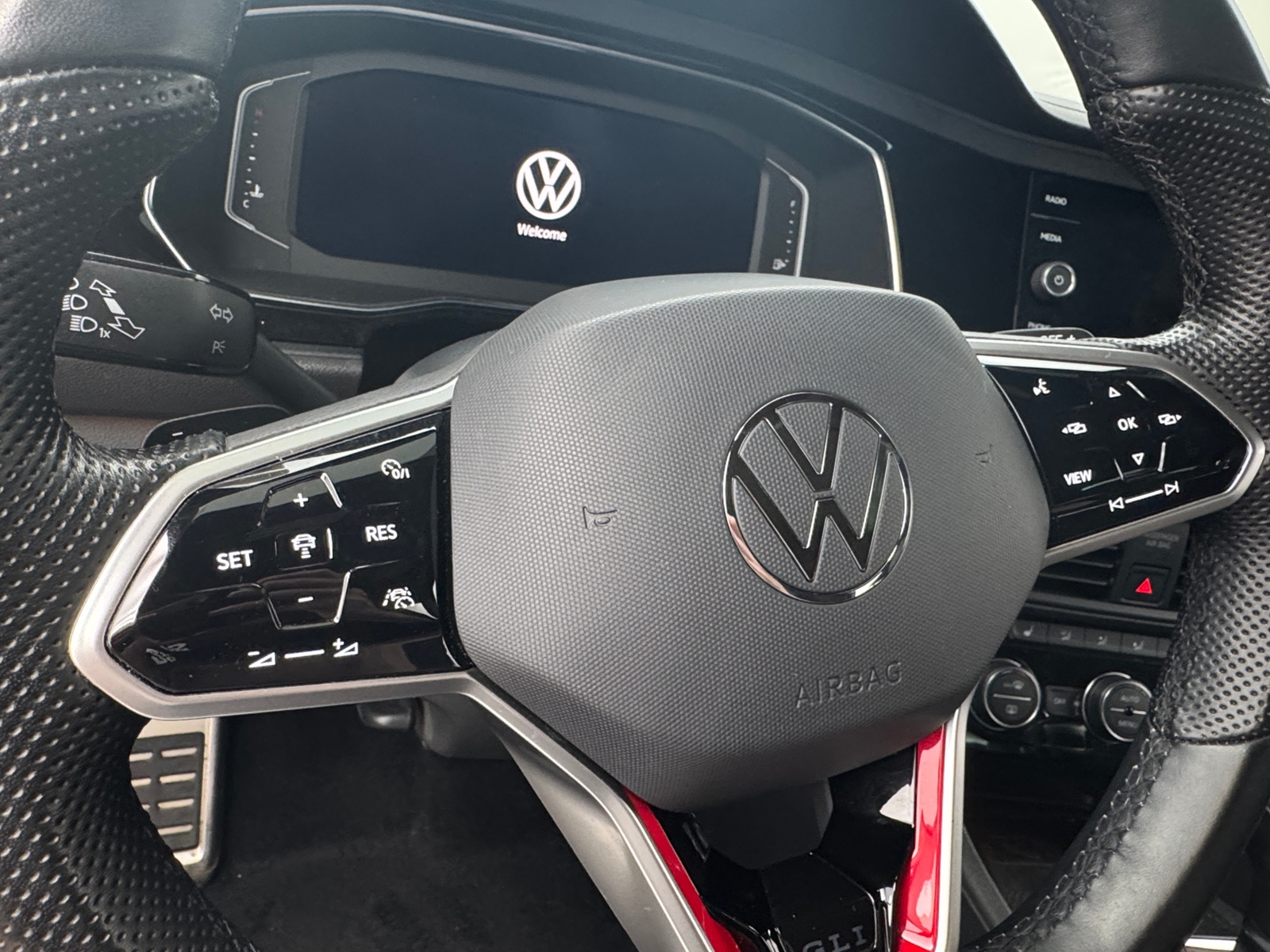 Thumbnail: 2023 Volkswagen Jetta - 4