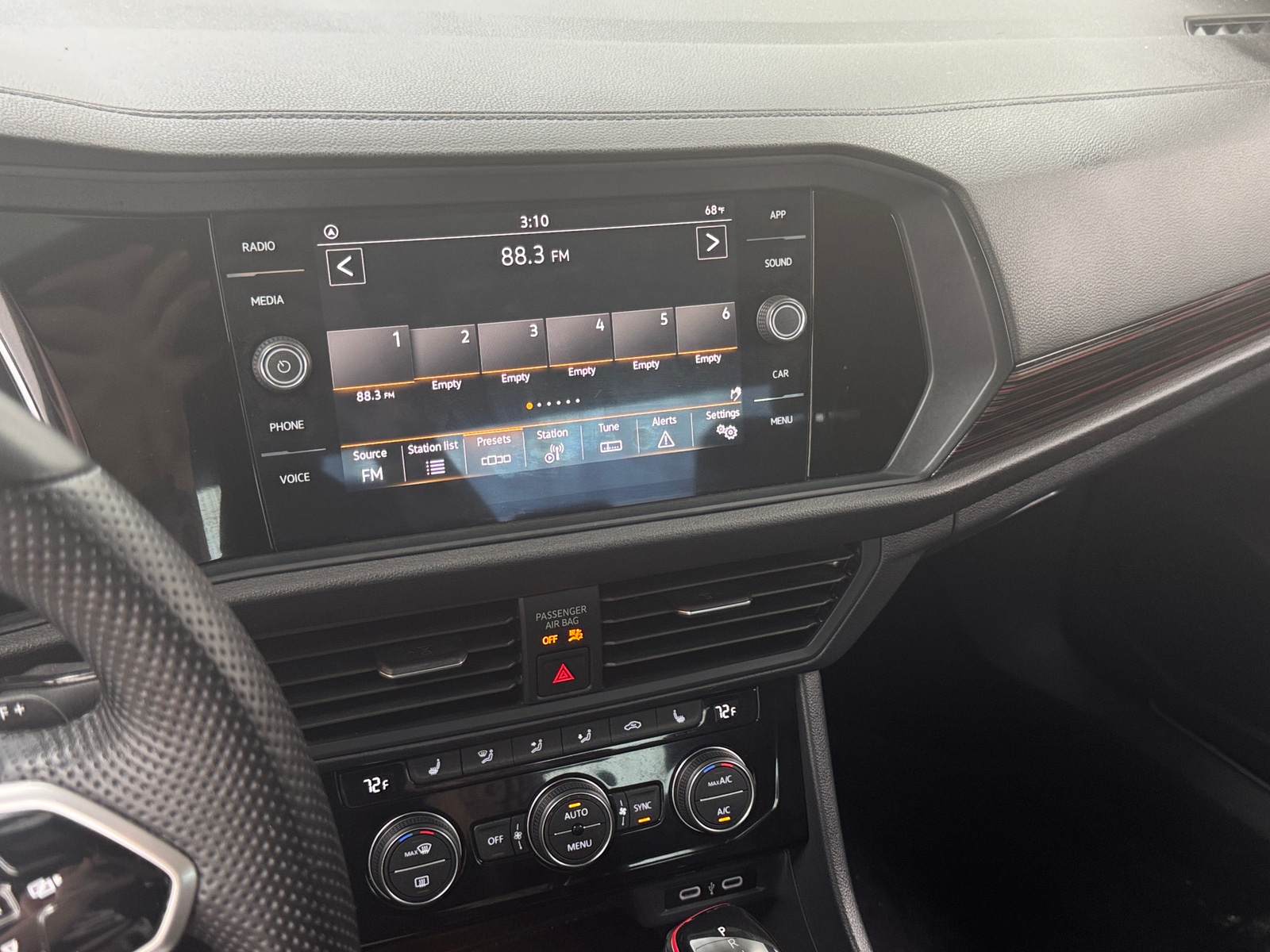 Thumbnail: 2023 Volkswagen Jetta - 3