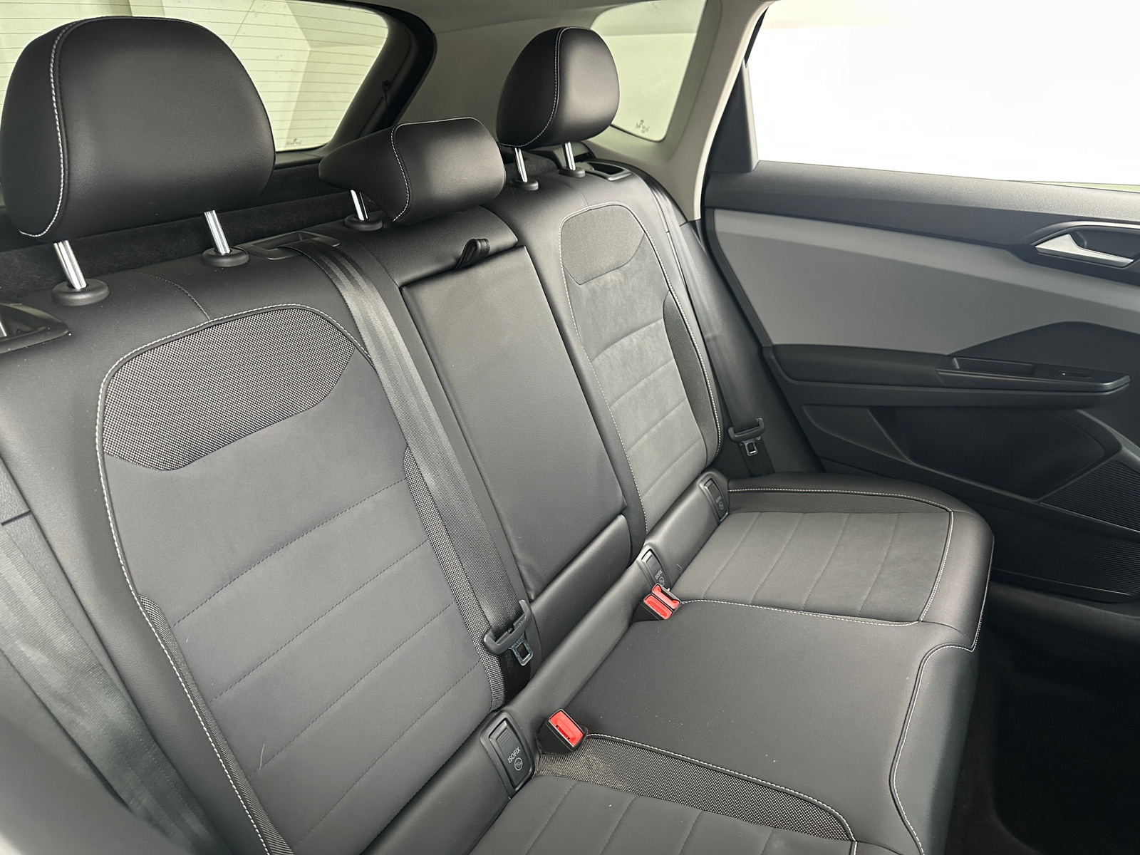 Thumbnail: 2022 Volkswagen Taos - 5