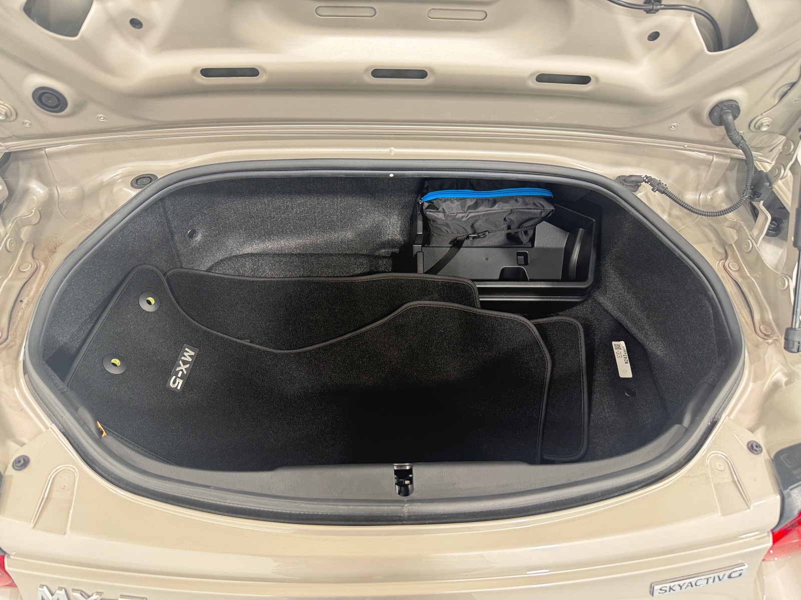 Thumbnail: 2022 Mazda MX-5 Miata - 5