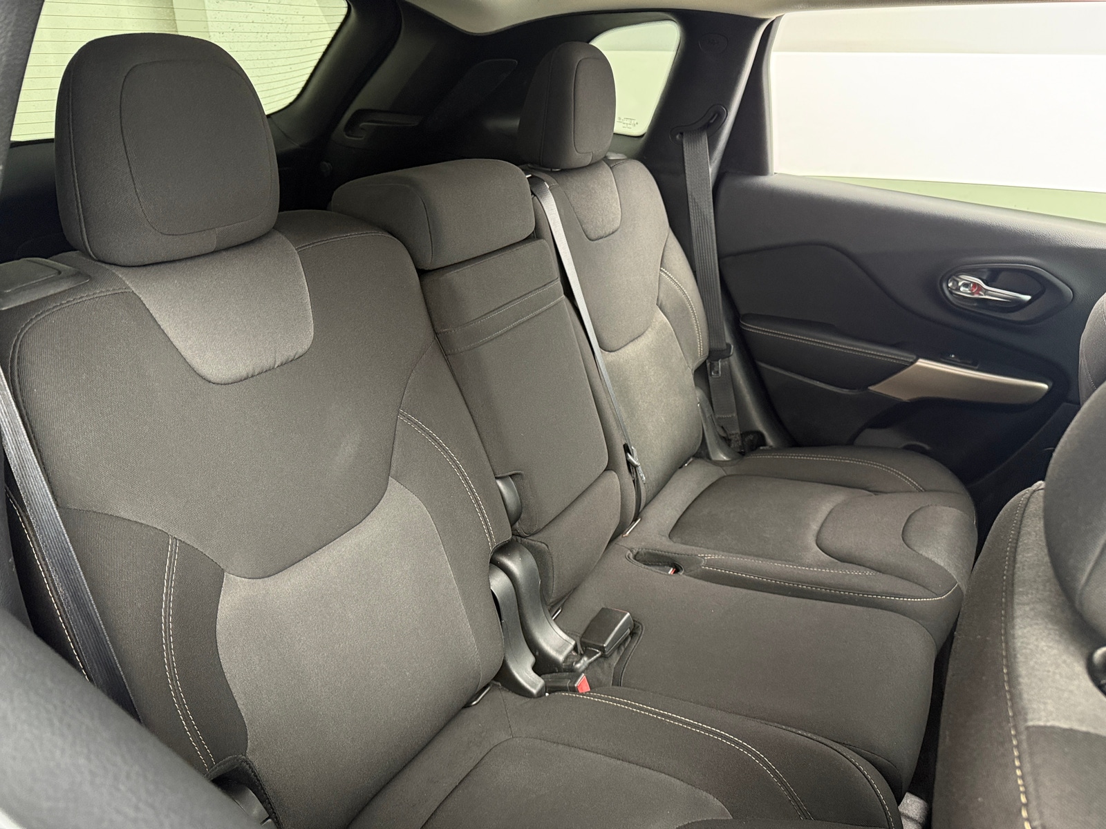 Thumbnail: 2018 Jeep Cherokee - 6