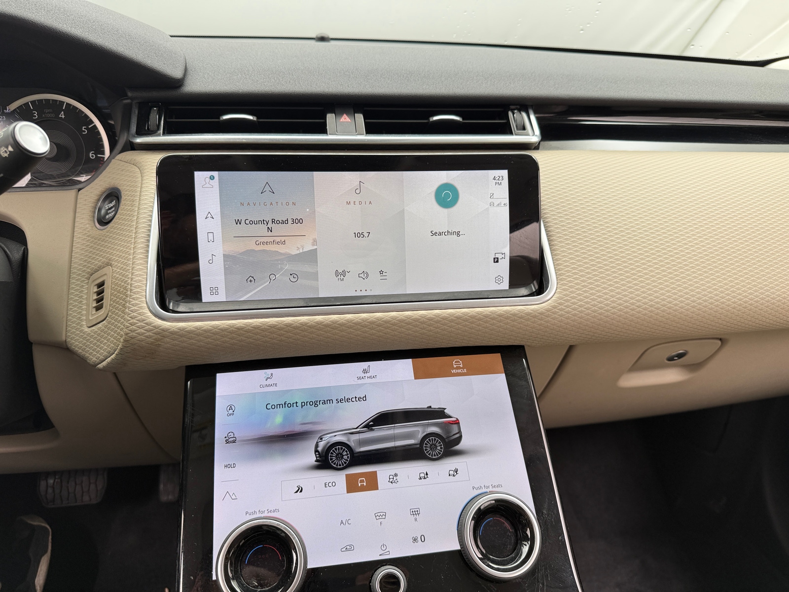 Thumbnail: 2023 Land Rover Range Rover Velar - 3