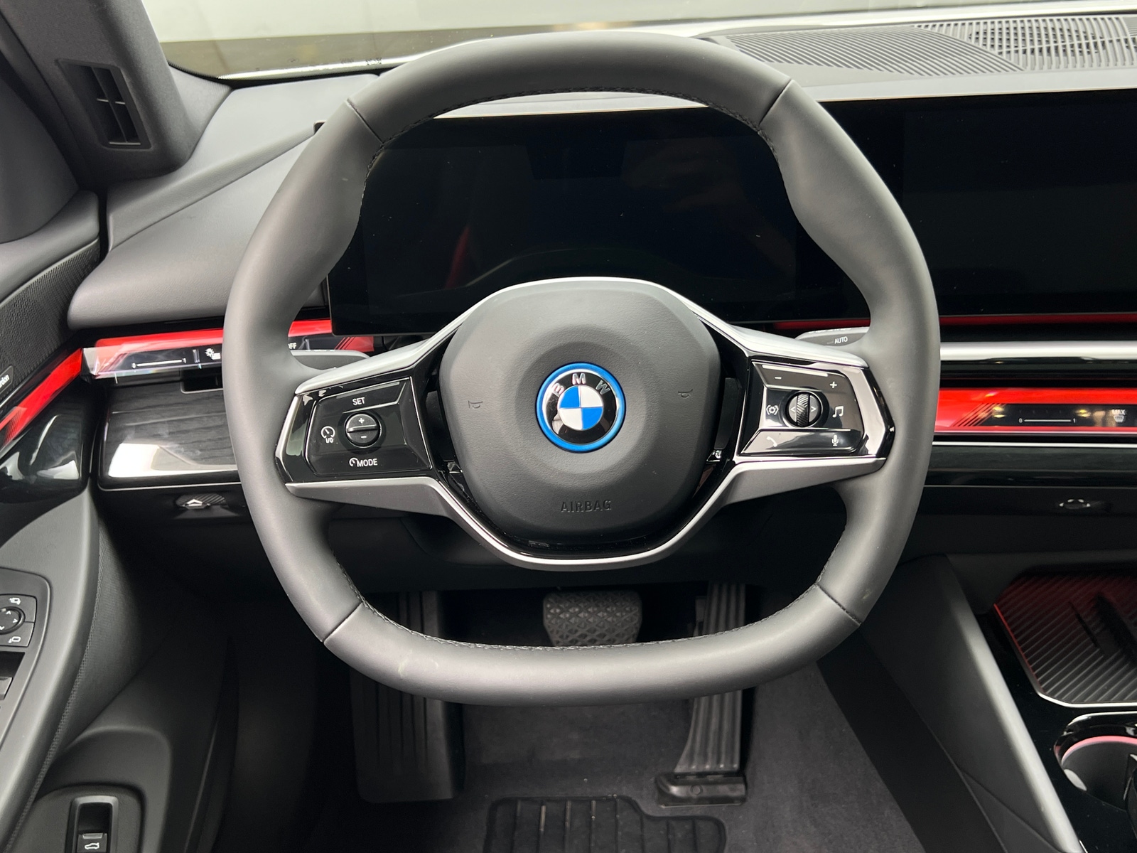 Thumbnail: 2025 BMW i5 - 4
