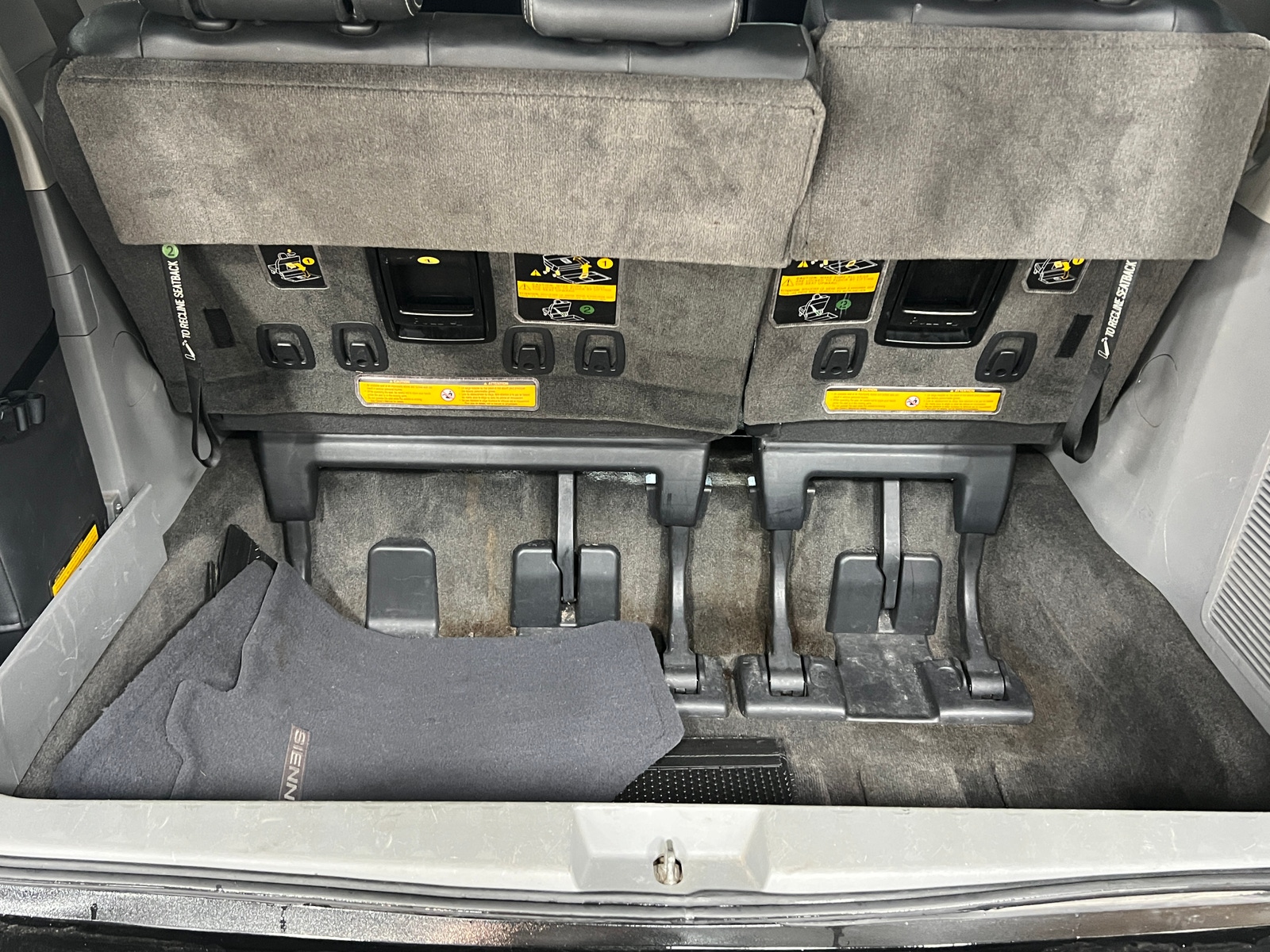 Thumbnail: 2013 Toyota Sienna - 6