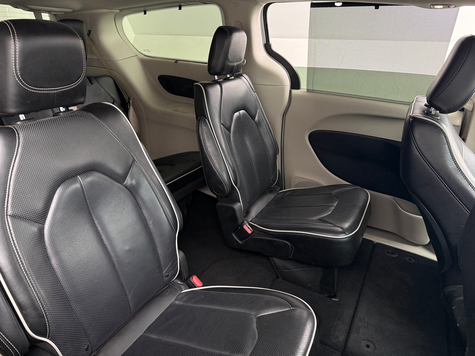 Thumbnail: 2023 Chrysler Pacifica - 5