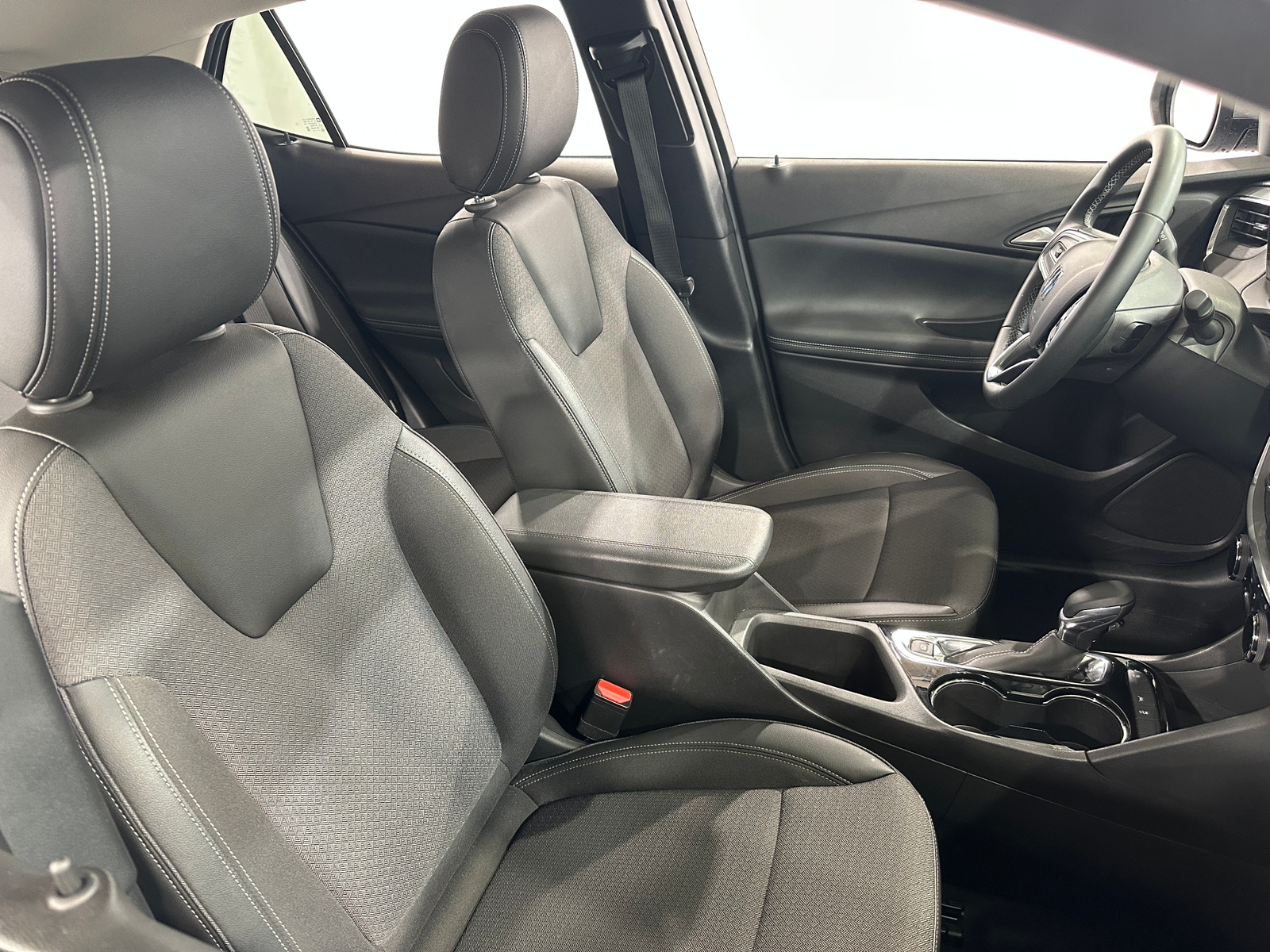 Thumbnail: 2025 Buick Encore GX - 2