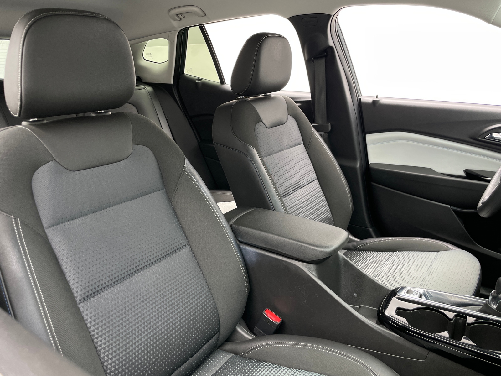 Thumbnail: 2025 Chevrolet Trax - 2