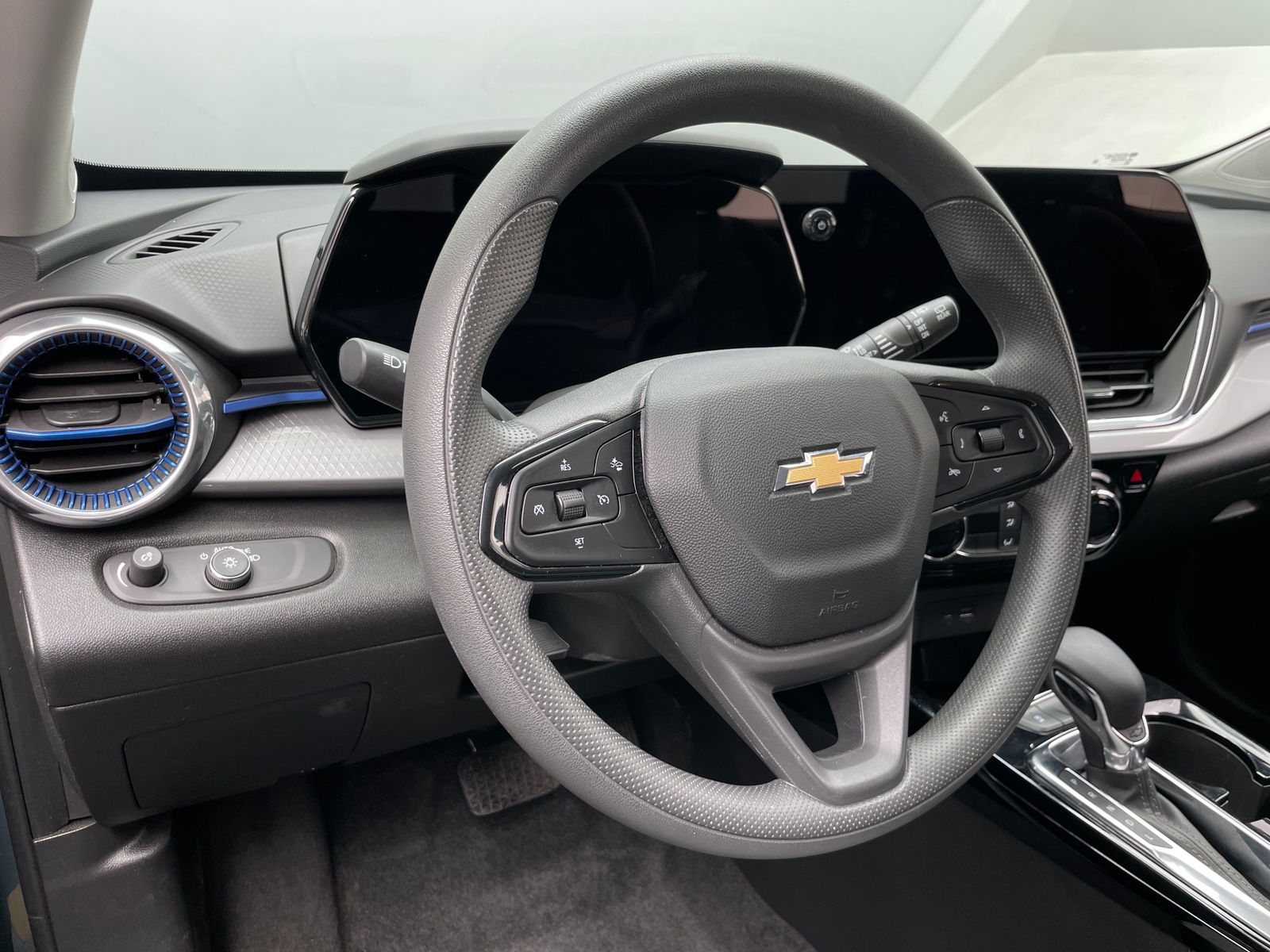 Thumbnail: 2025 Chevrolet Trax - 5